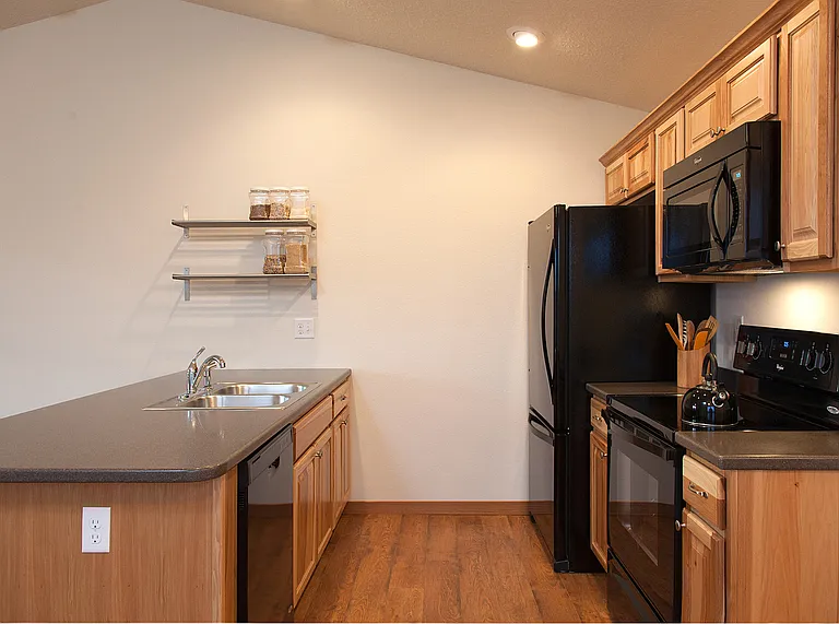 522 Lulu Ln — Photo 3