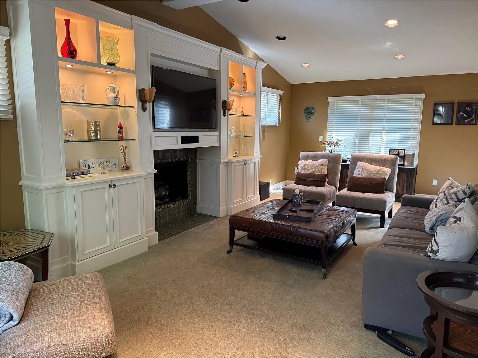 4 bed, 4.5 bath, 3300 sqft, $6,000 — Photo 3