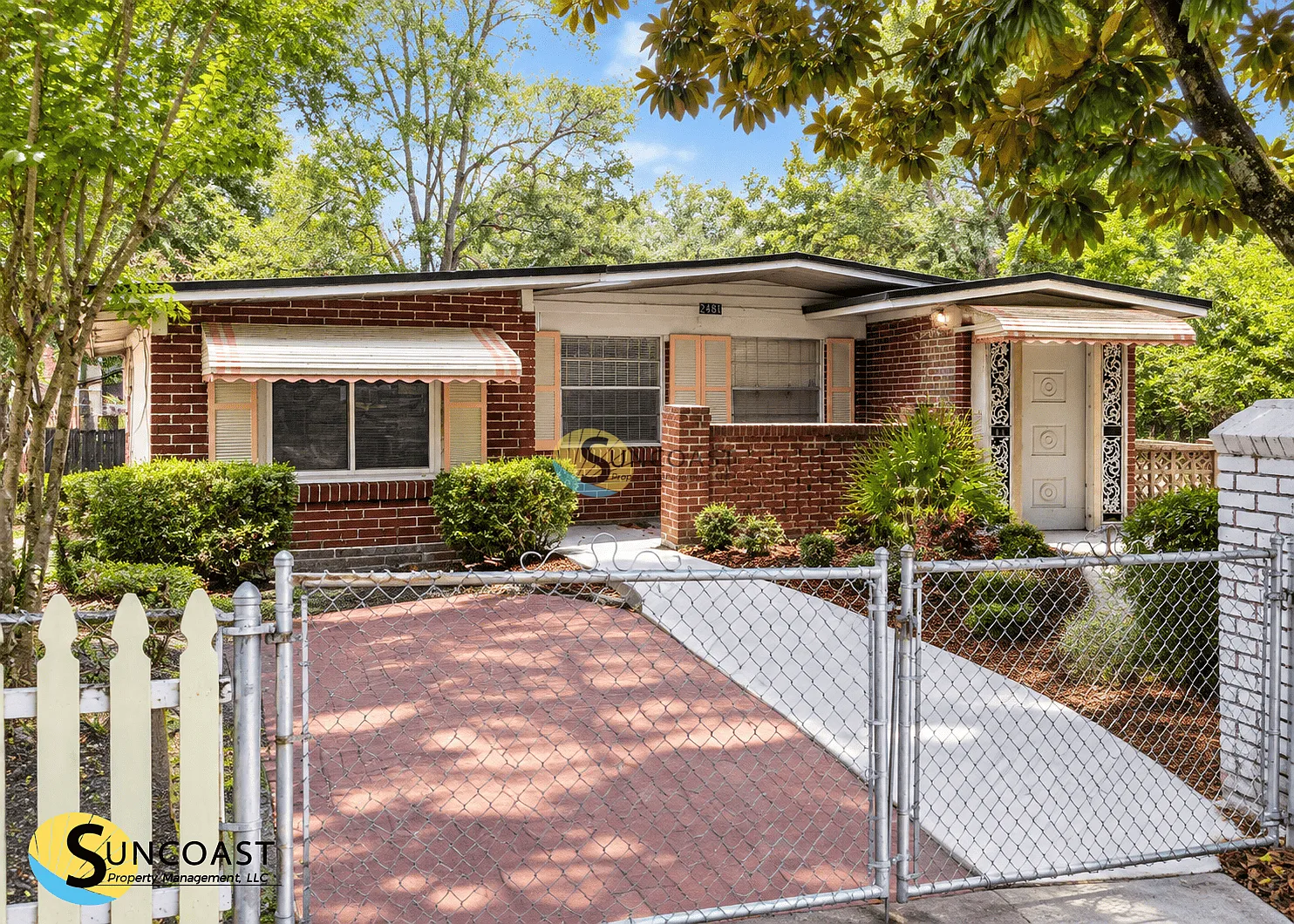 Coming Soon! Fully Fenced 3 Bed | 1.5 Bath — Photo 1