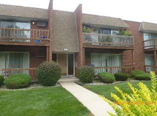 525 N Pleasant Dr APT 1D, Glenwood, IL