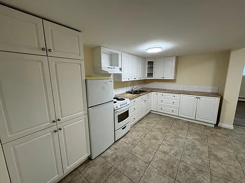 Floor plan Lovely, Bright & Clean 1 Bedroom Condo (RP023) 1 B