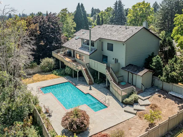 12357 SW Duchilly Ct, Tigard, OR 97224