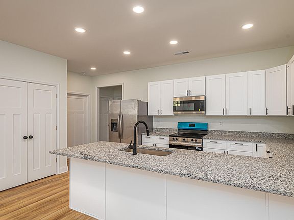 5th image of 3541 Georgetown Rd NW