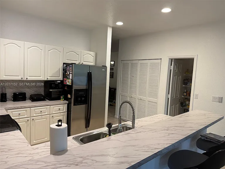 10270 SW 59th St — Photo 9