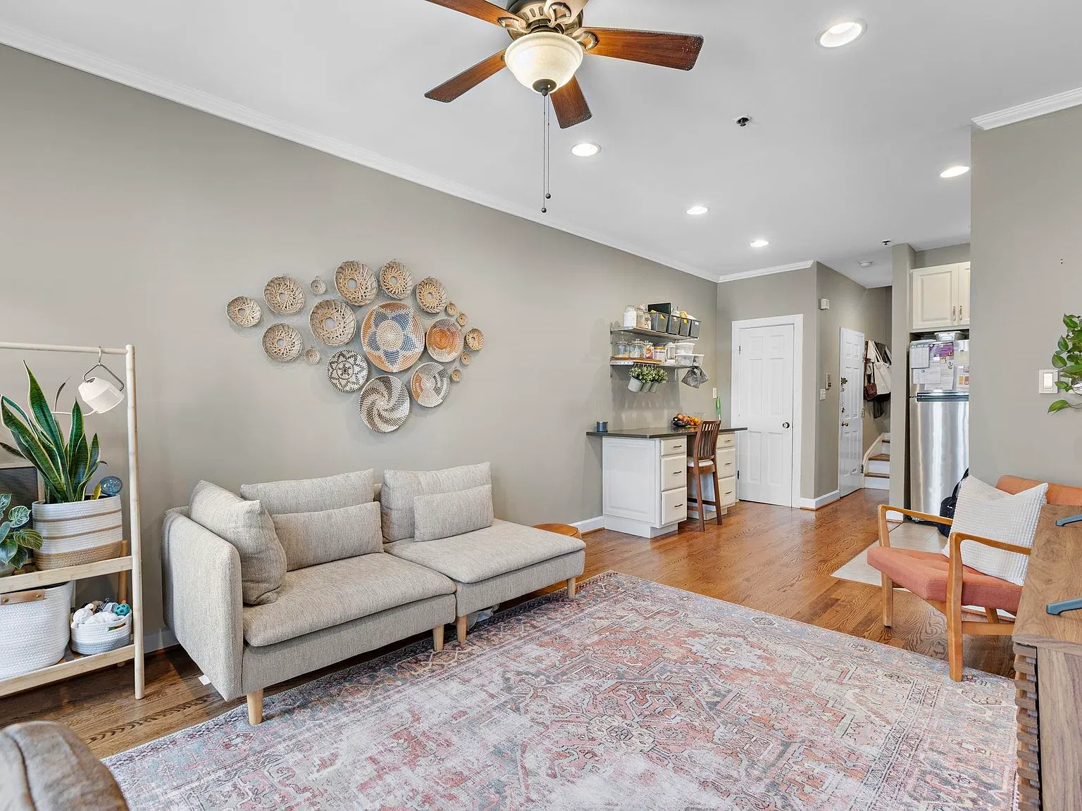 1 bed, 1.0 bath, 740 sqft, $3,550 — Photo 2