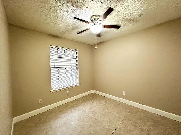 1611 Onion Creek Village Dr #A — Photo 26