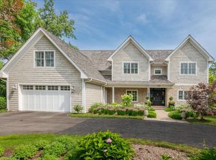 350 Sunset Ct, Northbrook, IL 60062