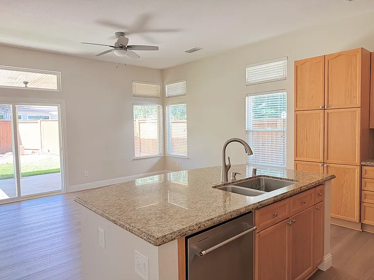 3628 Grand Point Ln — Photo 4