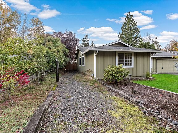 2nd image of 15406 118 Avenue Ct E