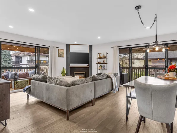 708 8th Ave #303, New Westminster, BC V3M 2R3