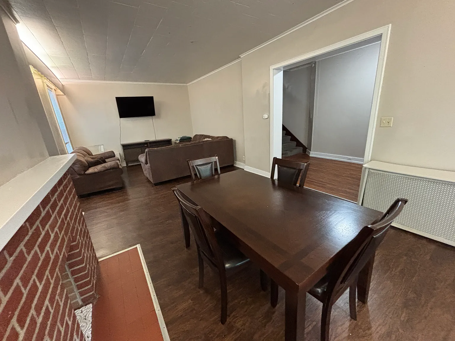 6 bed, 2000 sqft, $4,410 — Photo 4