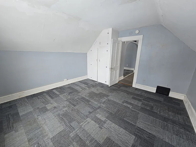 102 1/2 South St — Photo 6