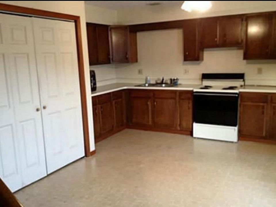 1st image of 5933 Midland Dr #6