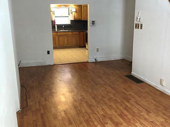 3rd image of 2351 S American St