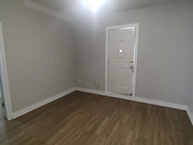 1115 Dorcas St — Photo 5