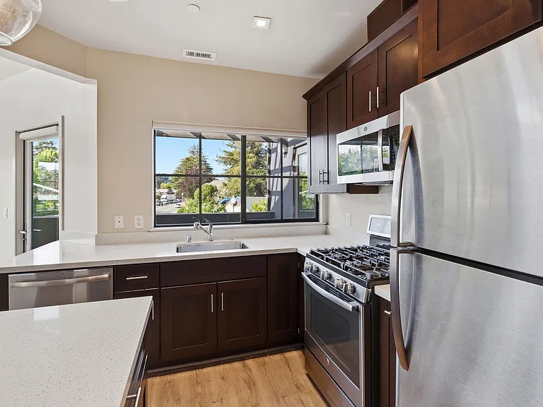 Upscale Westside Living! Spacious 2BD/2BA Above Copal Restaurant — Photo 24