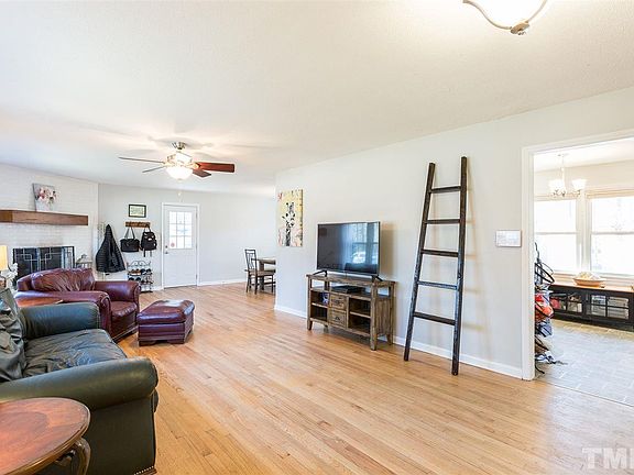 4th image of 1712 Riverview Rd