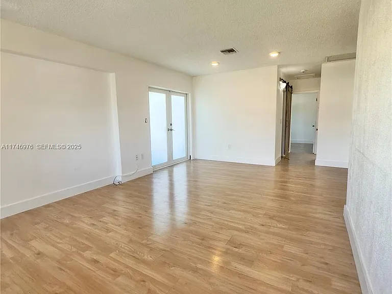 7672 Plantation Blvd — Photo 4