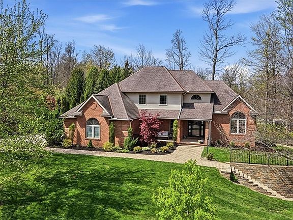 2nd image of 270 Sugar Maple Ln