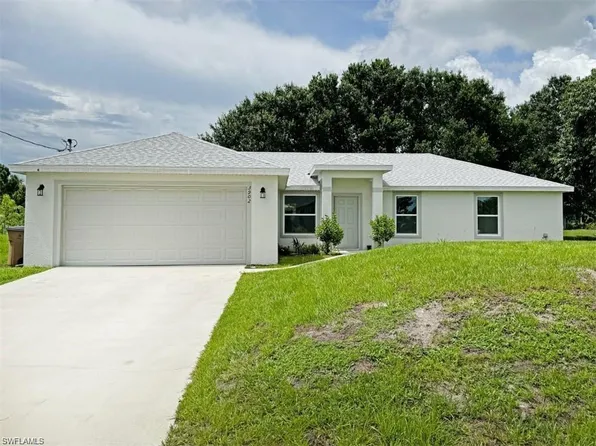 3902 16th ST SW, LEHIGH ACRES, FL 33976