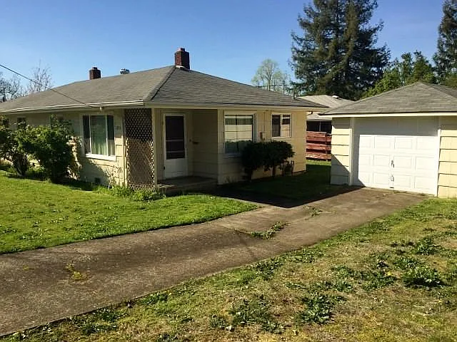 855 W 19th Ave — Photo 2