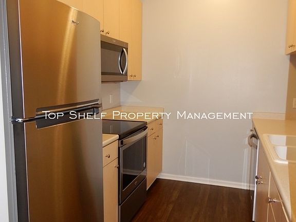 2nd image of 1720 La Grant Pkwy #6