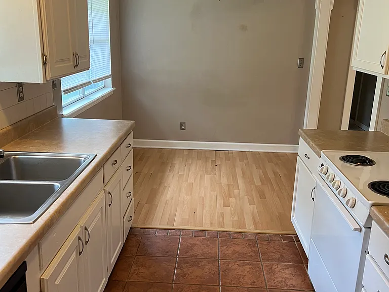 505 Clearview — Photo 4