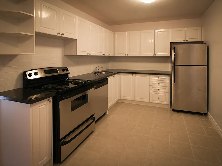 1276 Islington Ave — Photo 8