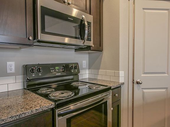 5th image of 11517 NE 125th Ave #40