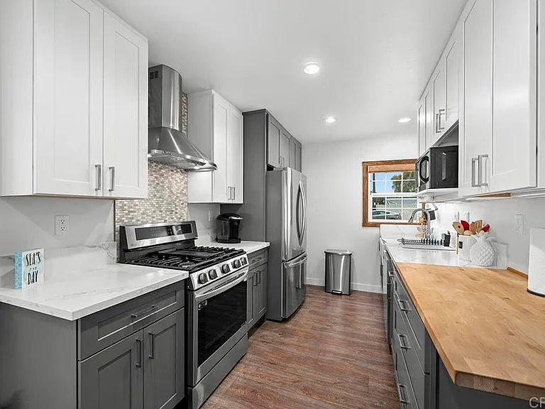 586 Del Mar Ave — Photo 21