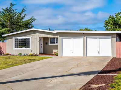 277 Young Cir, Marina, CA, 93933