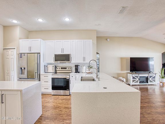 5th image of 9105 PROSPERITY LAKE Drive