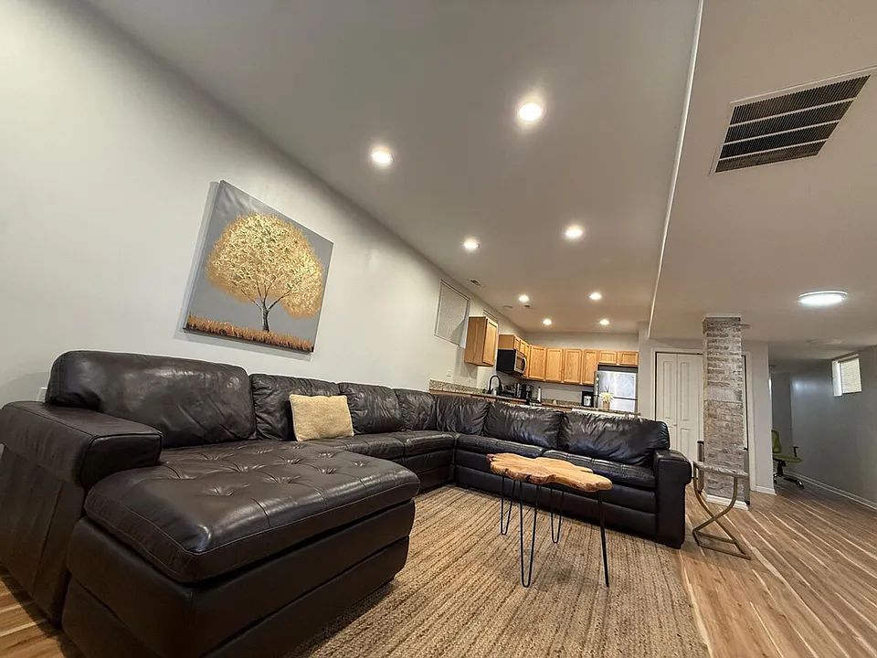 4834 S Michigan Ave #ID1424327P