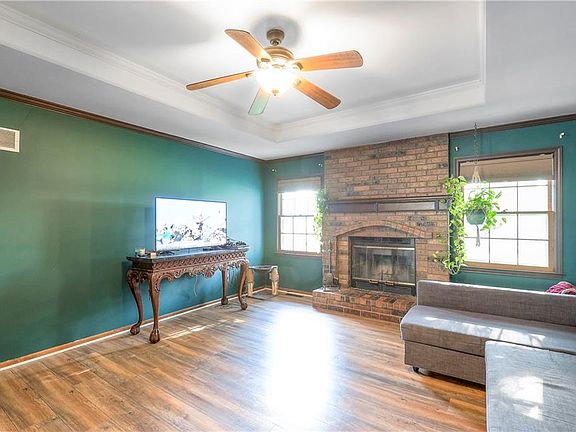 4th image of 1205 NE Ball Dr