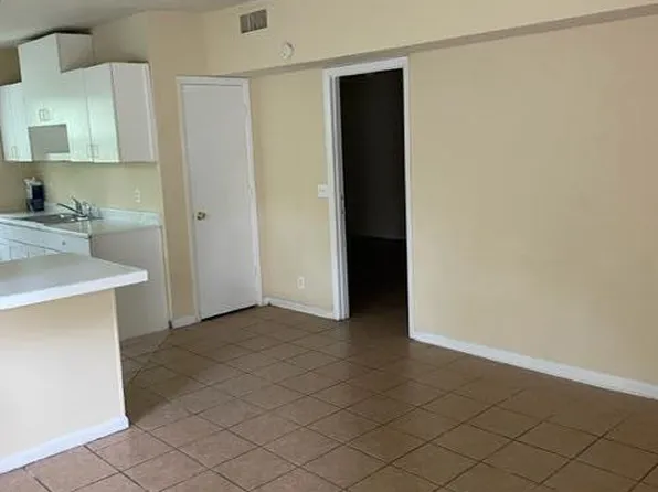 7301 MELVIN Circle E, Jacksonville, FL 32210