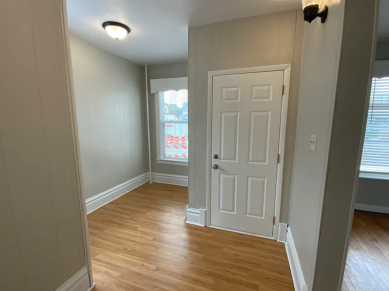 1508 Hammond Ave — Photo 3