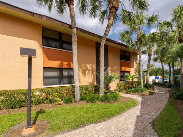 1514 Mainsail Dr Unit 4, Naples, FL 34114