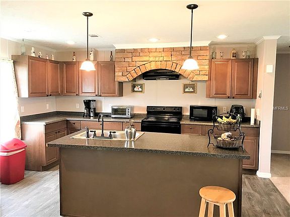 3rd image of 4590 Lighthouse Ave