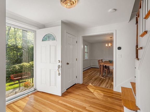 2nd image of 10 Bakers Hill Rd