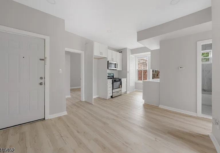 59 Henry St #B3 — Photo 2
