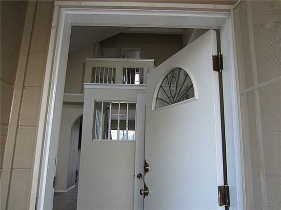 3rd image of 4712 Loma De Cobre Dr