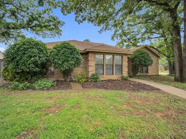 3000 Quail Ln, Arlington, TX 76016