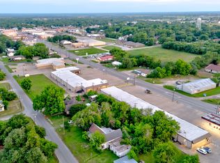715 N 3rd St, Wills Point, TX 75169
