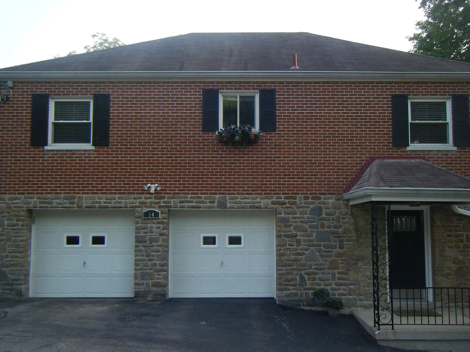 14 E Crescent Ave photo 1