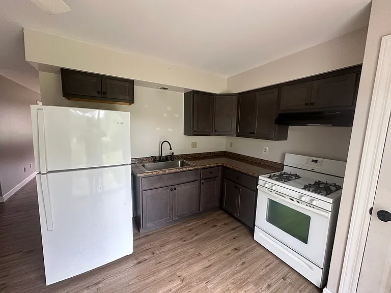 6913 Roosevelt Ave — Photo 4