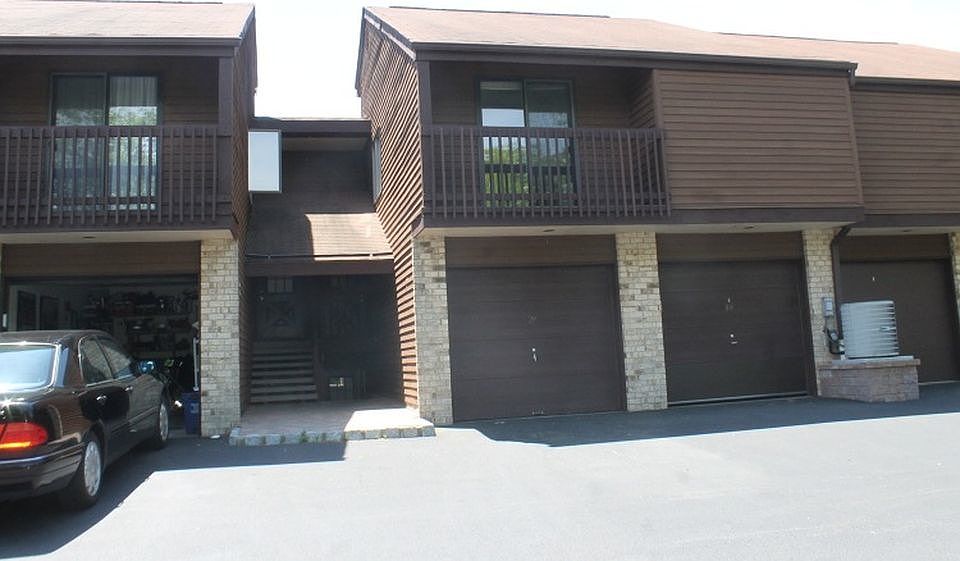 30 Highland Circle