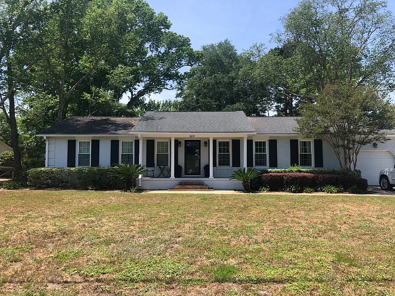 989 Cottingham Dr — Photo 14
