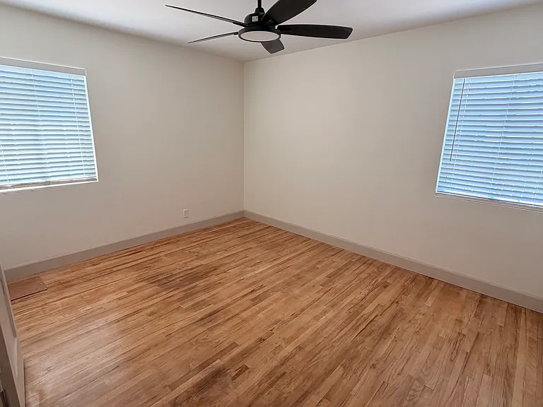 5418 Crebs Ave — Photo 9