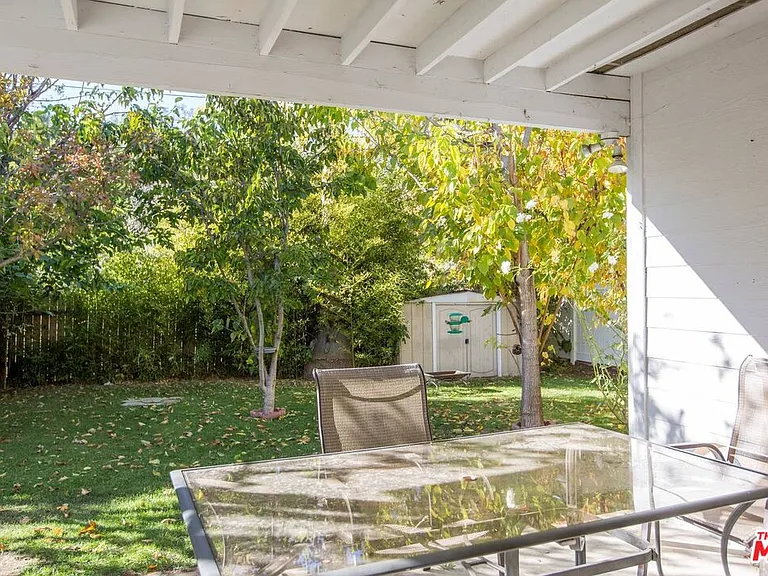 5049 Serrania Ave — Photo 30