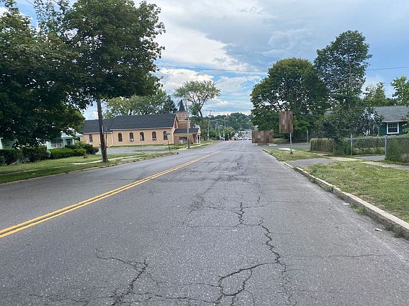 5th image of 444 Midler Avenue A K A #444S